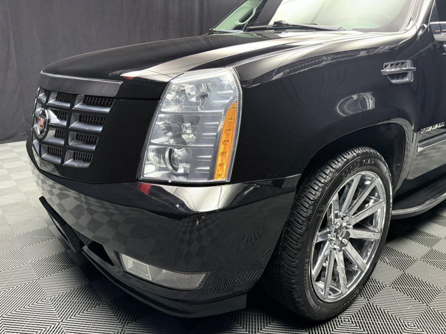 Used 2013 Cadillac Escalade ESV Luxury AWD/4WD image 10