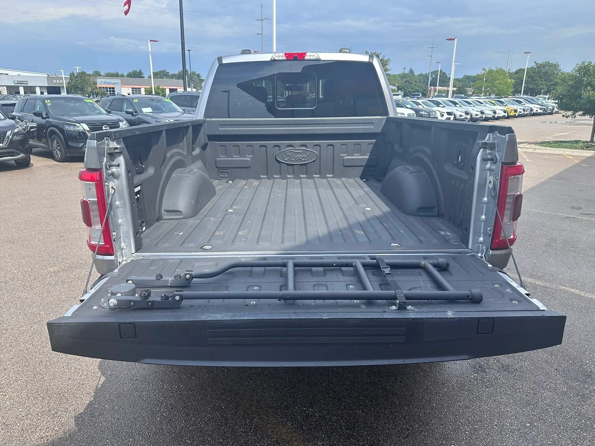 Used 2021 Ford F150 Lariat w/ Equipment Group 502A High AWD/4WD image 7