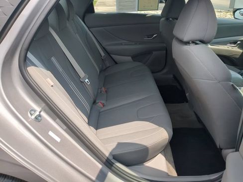 Used 2024 Hyundai Elantra SEL FWD image 31