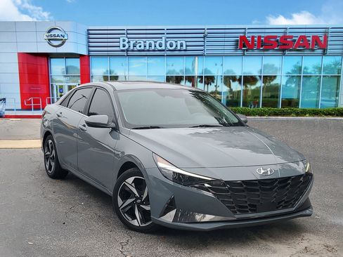 Used 2022 Hyundai Elantra Limited image 1