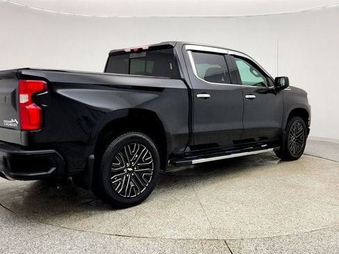 Used 2020 Chevrolet Silverado 1500 High Country w/ Technology Package image 5