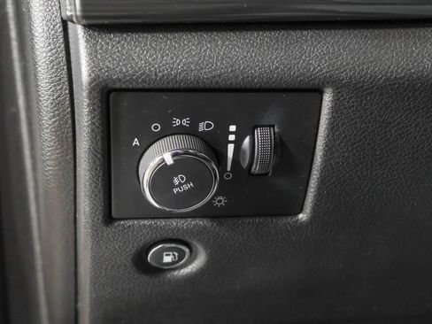 Used 2019 Jeep Grand Cherokee Altitude RWD image 25