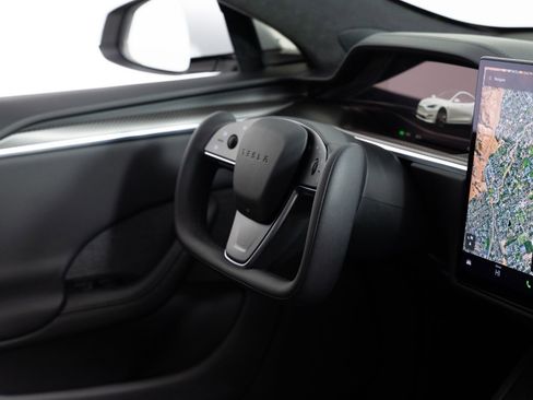 Used 2022 Tesla Model S Plaid image 26