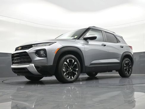 Used 2023 Chevrolet TrailBlazer LT FWD image 28