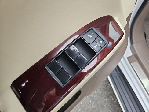 Used 2019 Lexus GX 460 Premium w/ Premium Package image 30