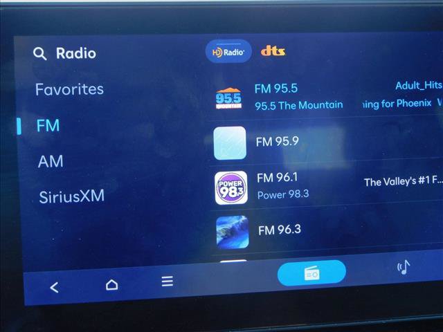 Used 2025 Hyundai Santa Fe SEL FWD image 12