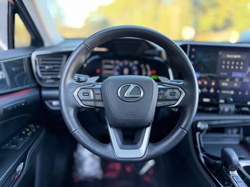 Used 2025 Lexus NX 250 FWD w/ Premium Package image 43