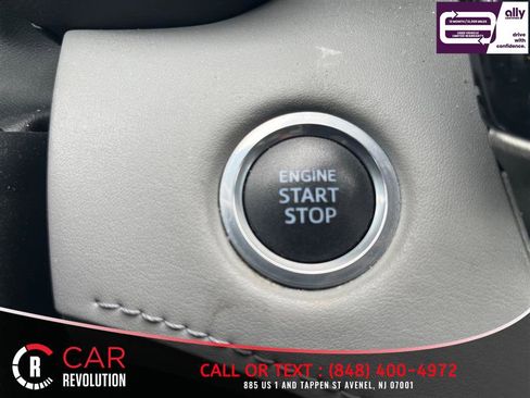 Used 2021 Toyota Highlander XLE FWD image 20