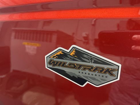 Used 2023 Ford Bronco Wildtrak image 13