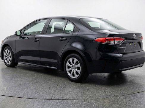 Used 2025 Toyota Corolla LE image 6