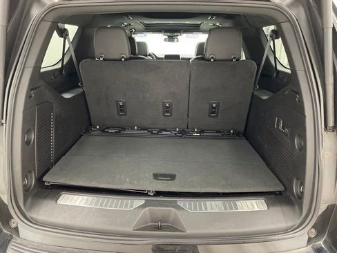 Used 2023 Chevrolet Suburban RST w/ Luxury Package image 14