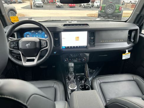 New 2025 Ford Bronco Badlands image 16