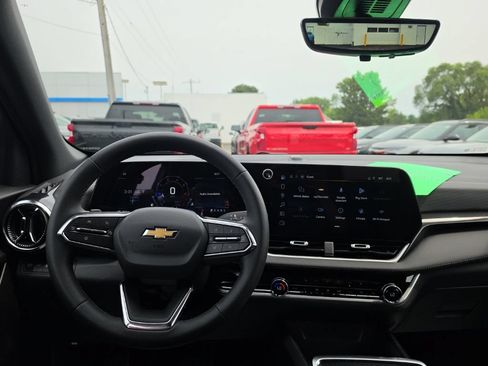 New 2027 Chevrolet Equinox LT w/ Convenience Package II AWD/4WD image 12