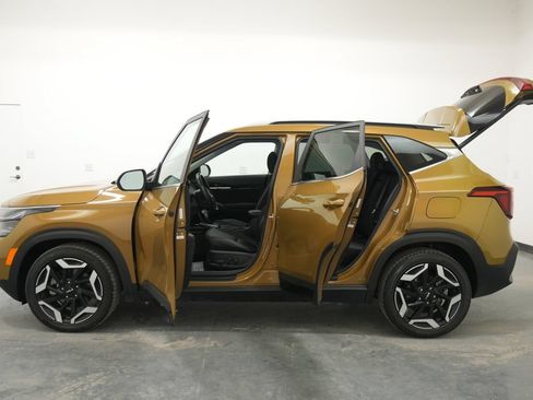 Used 2024 Kia Seltos SX w/ SX Sunroof Package AWD/4WD image 27