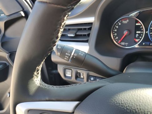 Used 2023 GMC Acadia SLT w/ Technology Package image 36