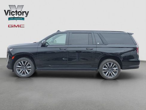 Used 2023 Cadillac Escalade ESV Sport Platinum image 6