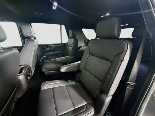 Used 2025 GMC Yukon Denali RWD image 24