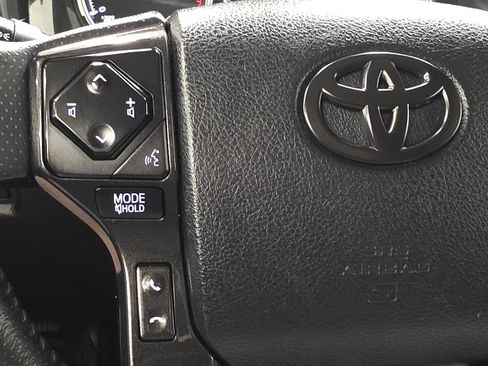 Used 2020 Toyota 4Runner TRD Off-Road Premium w/ Moonroof Package AWD/4WD image 33