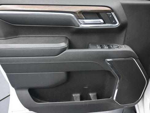 Used 2024 Chevrolet Silverado 1500 LT RWD image 11