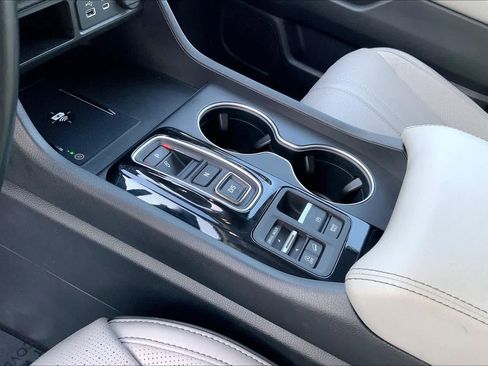 Used 2023 Honda Pilot Elite image 16