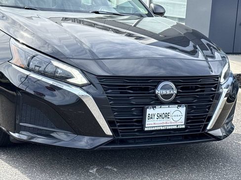 Certified 2025 Nissan Altima 2.5 SV FWD image 8