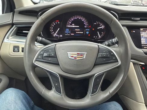 Used 2017 Cadillac XT5 Luxury w/ LPO, Wheel Lock Package image 10