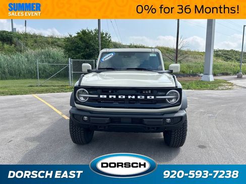 New 2026 Ford Bronco Outer Banks w/ Sasquatch Package AWD/4WD image 2