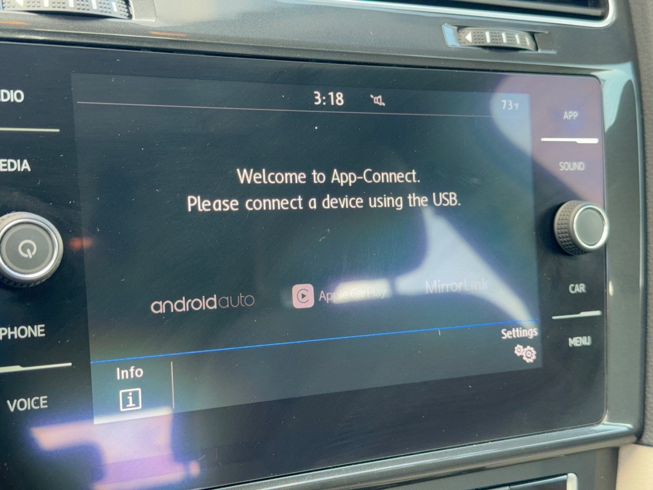 Used 2019 Volkswagen Golf SE FWD image 23