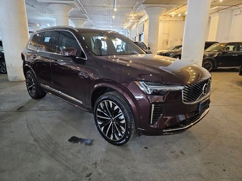 Certified 2025 Volvo XC90 B5 Plus image 5