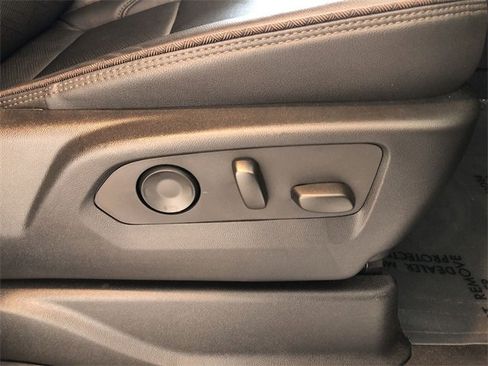 Certified 2024 Chevrolet Suburban High Country image 23