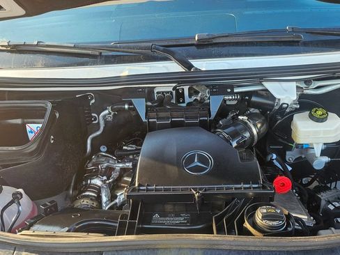 Used 2024 Mercedes-Benz Sprinter 2500 image 35