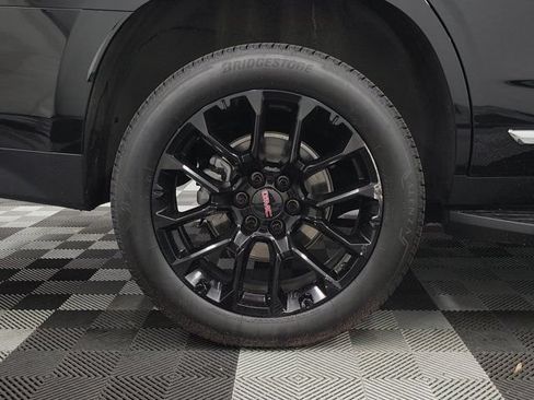 Used 2023 GMC Yukon SLT RWD image 7