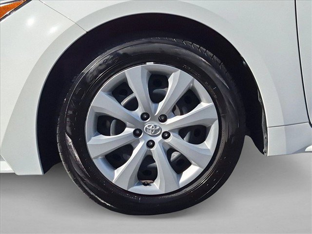 Certified 2025 Toyota Corolla LE FWD image 23