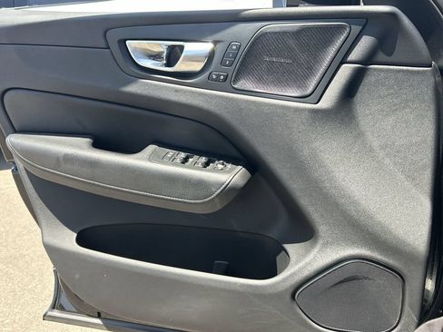 Used 2020 Volvo XC60 T5 Momentum w/ Protection Package Premier FWD image 23