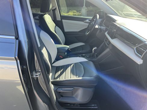 Certified 2025 Volkswagen Taos SEL image 30