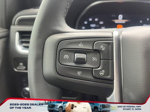 Used 2024 GMC Yukon SLT w/ SLT Luxury Package image 27