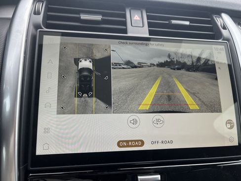 New 2025 Land Rover Discovery Dynamic SE image 21