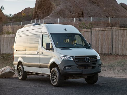 Used 2024 Mercedes-Benz Sprinter 2500 image 11