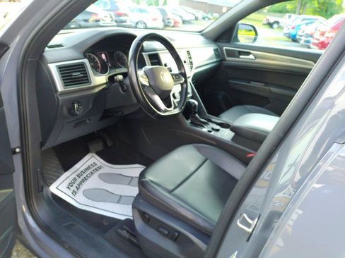 Used 2020 Volkswagen Atlas Cross Sport SE AWD/4WD image 6