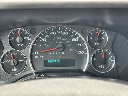 Used 2024 Chevrolet Express 2500 w/ Driver Convenience Package RWD image 12
