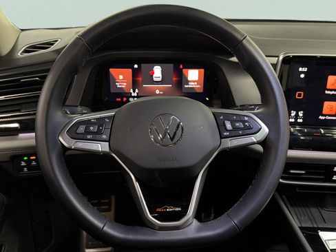 Certified 2026 Volkswagen Atlas Peak Edition AWD/4WD image 40