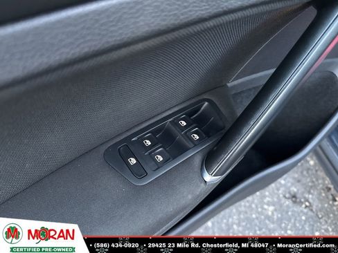 Used 2019 Volkswagen Golf 4-Door image 10