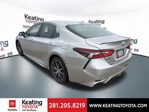 Used 2023 Toyota Camry SE FWD image 5