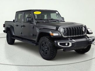 Used 2025 Jeep Gladiator Sport AWD/4WD video 1