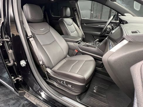 Used 2025 Cadillac XT5 Sportv w/ Technology Package image 4