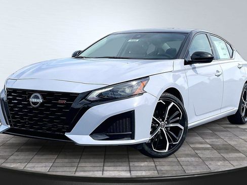New 2026 Nissan Altima 2.5 SR FWD image 2