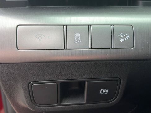 Used 2025 Hyundai Kona SEL FWD image 21