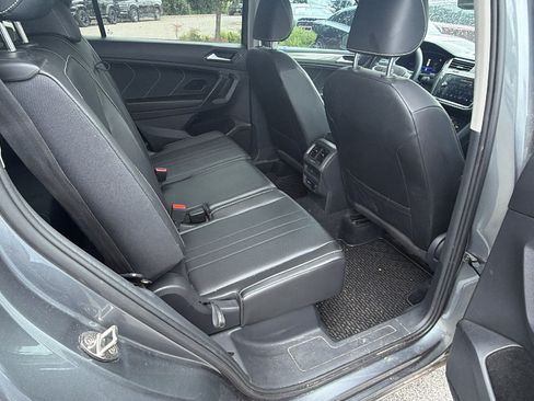 Used 2022 Volkswagen Tiguan SE FWD image 21