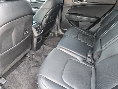 Certified 2024 Kia Sportage EX image 29