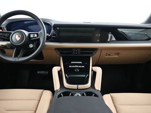 Certified 2026 Porsche Cayenne AWD/4WD image 9